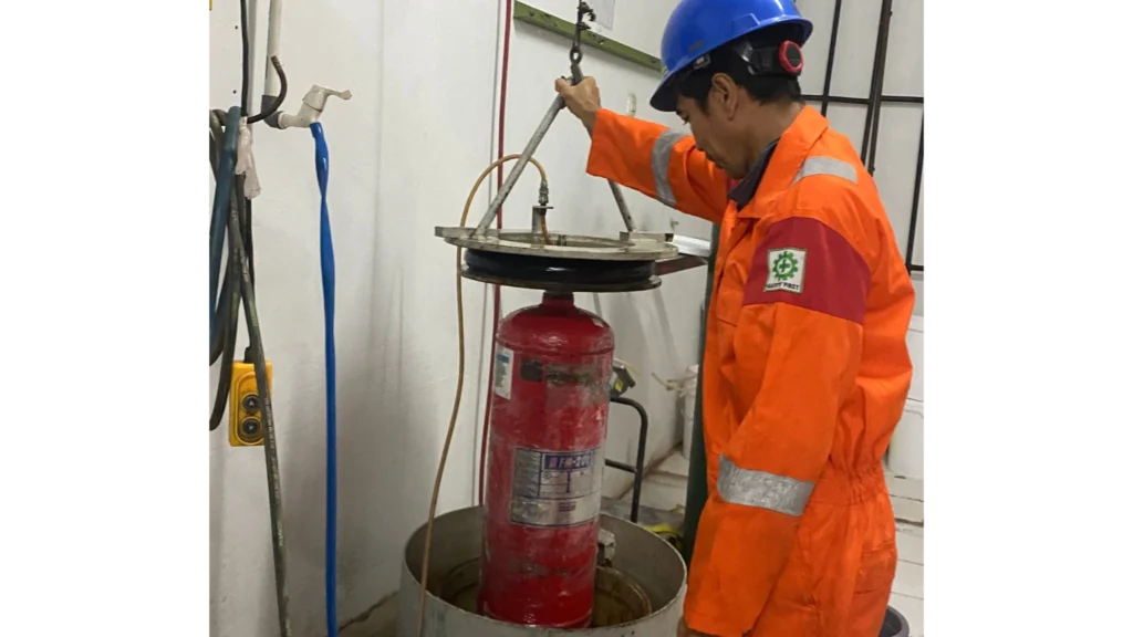 Jasa Hydrotest Tabung Fire Suppression
